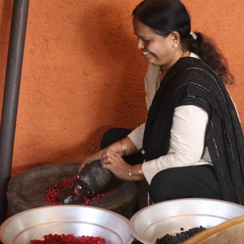 Suvarna Glow Oil Preparation